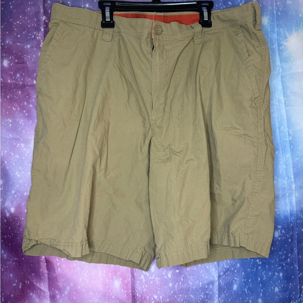 Men’s Columbia shorts 🛍